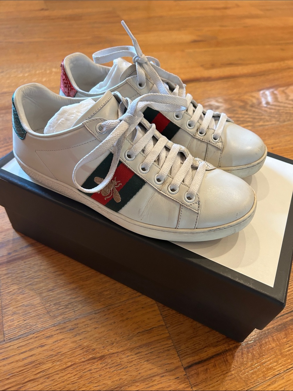 Gucci Bee Sneakers Size 5.5